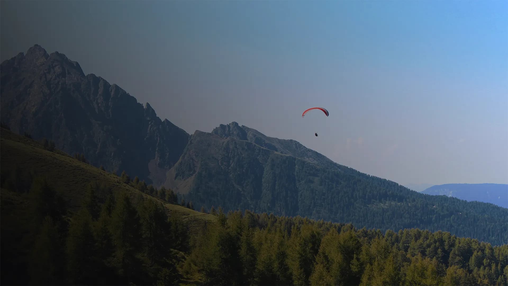 Vol en parapente au dessus de la Valée de Serre Chevalier Briançon